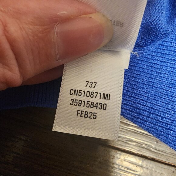 Caslon Crew neck Button Up Cardigan Blue Med- Hole in sleeve - Picture 10 of 10